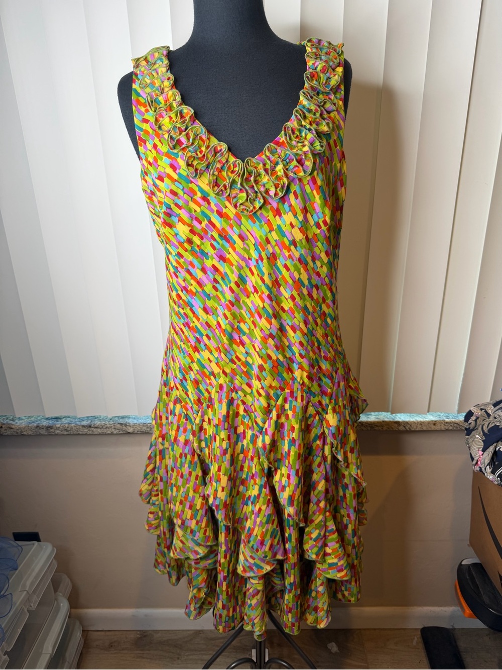 Bethany multicolored confetti print dress ruffled V-neck tiered drop waist SZ 12